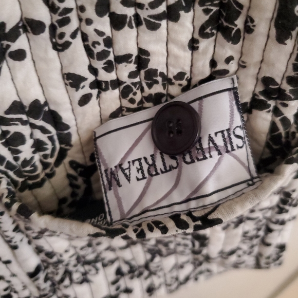 Silverstream Women's Black and White Reversible Quilted Jacket - Picture 4 of 11